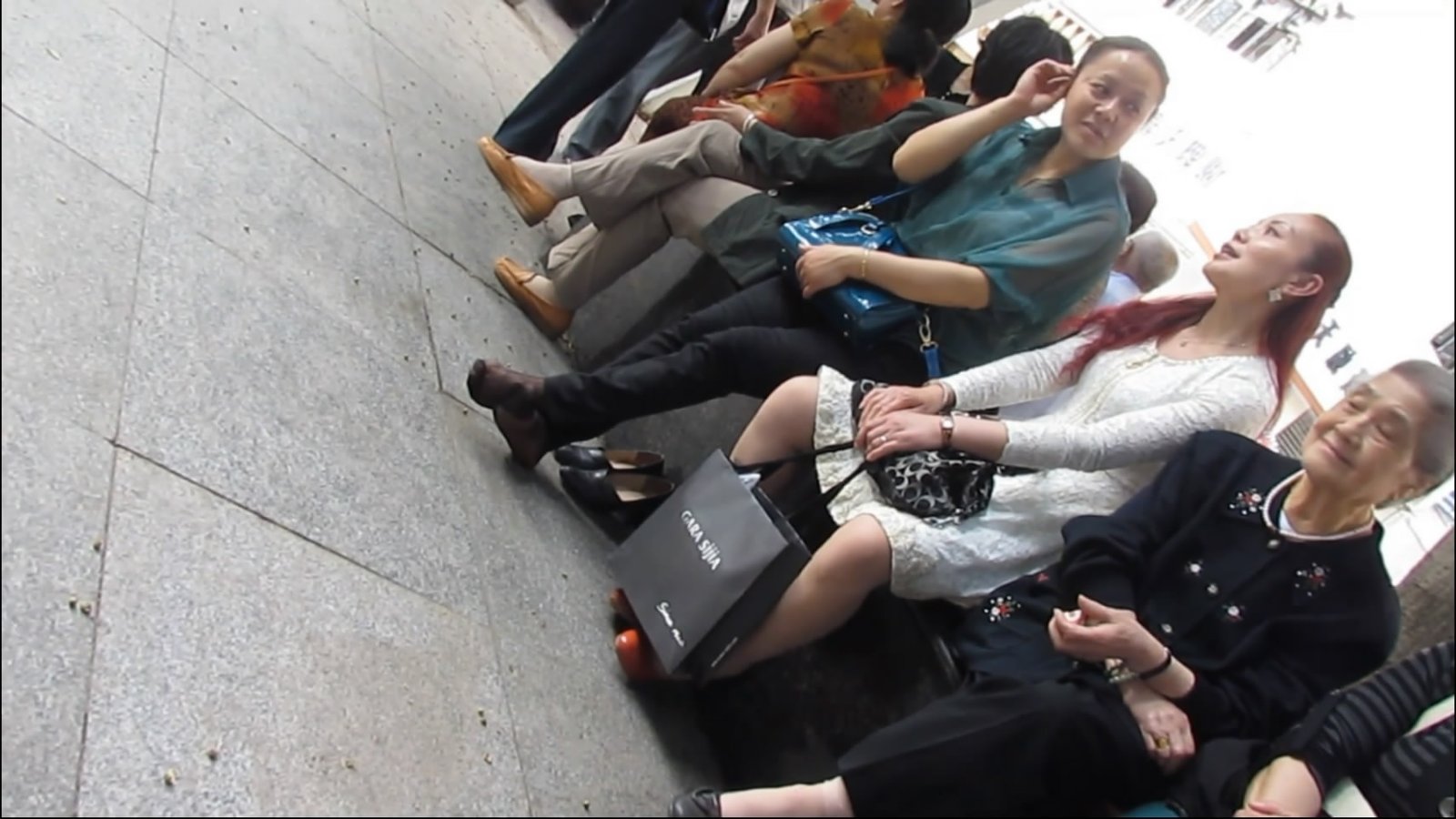 streetsnapshoep[00 00 37][20181210 195731 2]